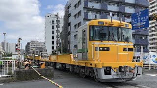 【東京の鉄道風景】キヤE195／越中島貨物線／16番踏切／2022年5月23日