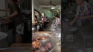 กินข้าวขาหมูร้านโค้วจั้วฮวด​ ข้างห้างดิโอลสยาม​  อร่อยมากๆ​ เป็นร้านข้าวขาหมูอีกร้านในใจเลย