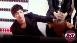 [FANCAM] 111003 Dorky Dongwoon enjoying himself @ K-ρσρ Cσveя Dαηce #6