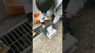 【滋賀県 犬走りにオワコンDIY！転圧状況 レンガブロックで端部の転圧】