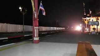 รถไฟสินค้าตู้คอนเทนเนอร์วิ่งผ่านหัวหิน