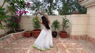 "Sawaar Loon" dance by "Mouni Roy".
