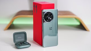 OnePlus 11 Unboxing, Setup and Review (4K 60)