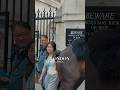 TOURISTS RISK GETTING KICKED BY HORSE ⚠️🐎 | Horse Guards, Royal guard, Kings Guard, Horse, London