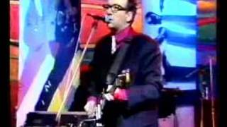 Elvis Costello \u0026 The Attractions live: 13 Steps Lead Down