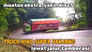 BIKIN CEMAS! Penampakan truk HINO terpanjang lewat jalur tamborasi