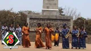 Les Amazones de Guinée - Be Ni Son (Clip officiel)