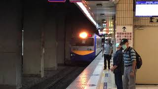 (4K)台鐵2114次 EMU700型區間車 台北站進站