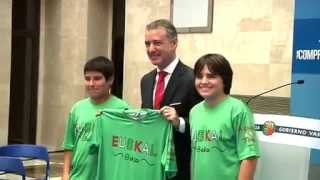 El lehendakari recibe a los ganadores de la iniciativa Gazte Irekia para construir una Euskadi mejor