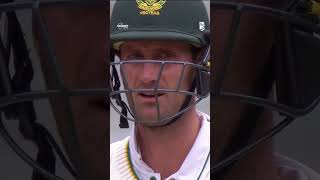 Starc gives de Bruyn a STRONG warning for backing up too far!