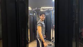 Rachitroo tries CHIN UPS for first time