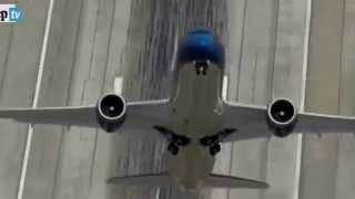 Boeing 787-9 Dreamliner: decollo quasi in verticale