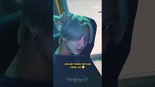 Jungwon with silver hair = Jakah 🙀 the way we engene lose our mind during the live #enhypen #jungwon