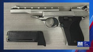 Teenager arrested outside Springfield convenience store, illegal gun seized