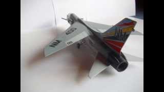 Revell 1/48 Vought F-8 E Crusader