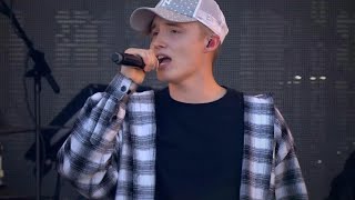 Isac Elliot – SHE (Live from YleX Pop 2017)