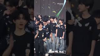 Fancam Trần Dịch Hằng trong concert năm mới 2025 |《街舞少年》 | Cre: 前夜丨陈奕恒