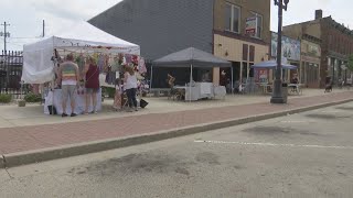 Belvidere residents wrap up weekend with Buchanan Street Stroll