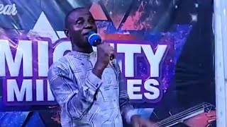 BRO. CORNELIUS BENJAMIN IN POWERFUL LIVE WORSHIP || GI ONYE DI ELU