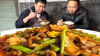 The spicy ”peasant bowl of incense” for the meal made my mouth water!