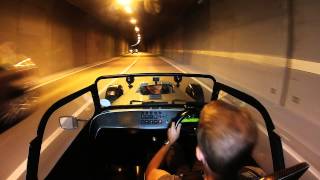 Caterham R400 Superlight: Magnificent induction noise symphony