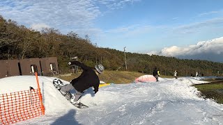 スノボ初心者が雪の山でバックフリップしようとするとこうなる