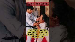 Self Defense pressure point against front choke on neck #selfdefense #martialarts