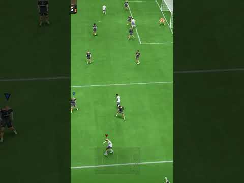 How a professional player defends skill moves in FIFA 23