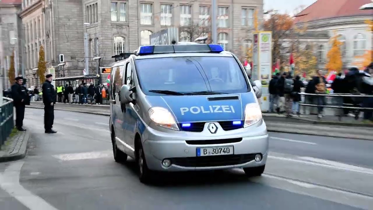 [Presseinfo] Presseinfomobil Der Berliner Polizei Auf Einsatzfahrt ...