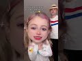 Giorgia diventa bambina piccola per farsi comprare un regalo da Papà Salvo! #shorts