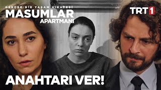 Esra'nın Evine Giren Gülben! | Masumlar Apartmanı 28. Bölüm