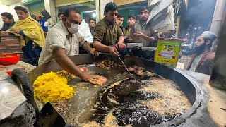 Taj Mahal Nalli Chapli Kabab Peshawar | Fresh Bone Marrow from Broken Big Bones | Street Food