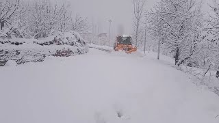 Light snowfall in south Kashmir