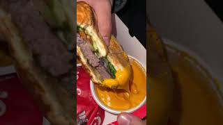 Wahmy Burger - وهمي برجر 🍔  #videoviral #ksa🇸🇦 #baheeg #shrimp #asian #asianfoods #noodles