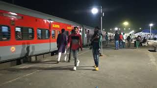 #15622 late arrival of #anvt #kamakhya express at #.siwan junction