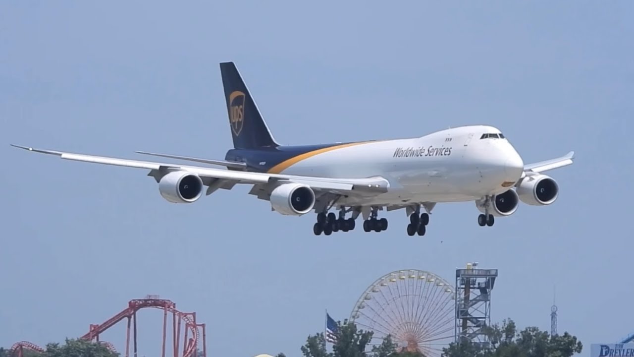 4k Ups 747 8f Vs Ups 747 400f Landings Youtube