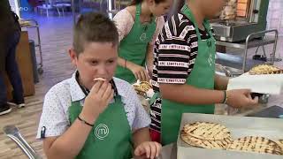 MasterChef Junior GR: Δεν σταμάτησε να τρώει την ώρα της δοκιμασίας!