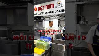 Cùng Chef Võ Quốc chia sẻ bí quyết kinh doanh phở 10 tô như 1
