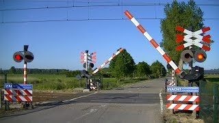 Spoorwegovergang Tricht // Dutch railroad crossing