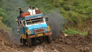 যেখানেই যান, এই ৫টি রাস্তায় ভুলেও যাবেন না, জীবন আগে | Top 5 Most Dangerous Roads | Trendz Now