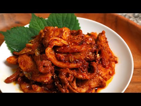 Spicy Korean Stir-Fried Pork (Dwaejigogi-bokkeum: 돼지고기볶음) Spicy Korean Stir-Fried Pork (Dwaejigogi-bokkeum: 돼지고기볶음)