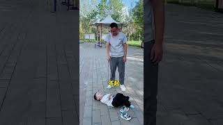 出来玩没多久就喊累，有本事姐姐来了也别起啊！#funny #cute #baby#搞笑#cutebaby