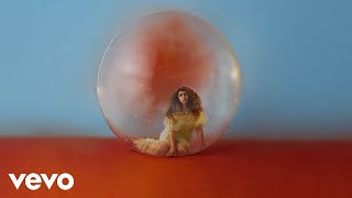 Alessia Cara - Drama Queen (Lyric Video)