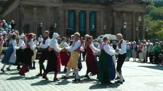 Swedish traditional folk dance: Hambo \u0026 Väva Vadmal