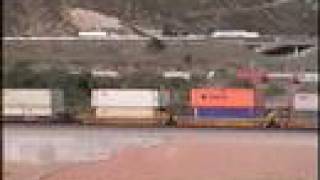 BNSF Stacker Rolls Through Sullivan's Curve