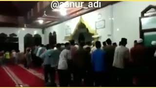 parah parah ini niat sholat apa joget.