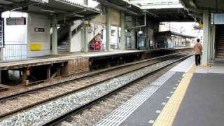 2008/12/23　急行列車(2000形)通過@雑餉隈駅