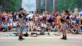 The Flying Dutchmen buskers - Juggling 7 balls (Edmonton 2012)