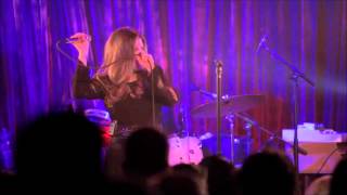 Lisa Marie Presley - Sticks & Stones (Live)