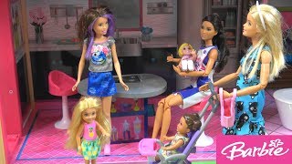 Barbie Story: Skipper Morning Routine and Babysitting Barbie Sister Chelsea and her Friends